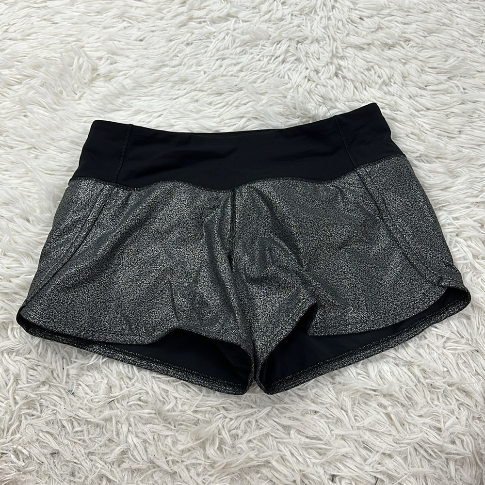 Lululemon Run Times Short II 4" Luminosity Foil Print Black Silver / Black